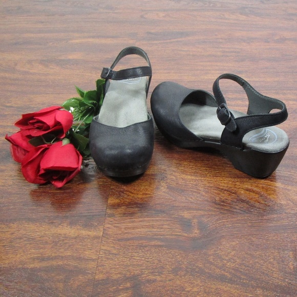 dansko navy sandals
